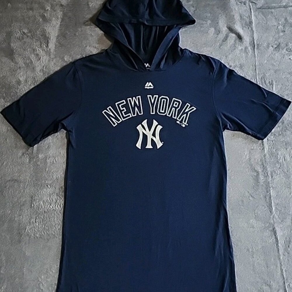 Majestic New York Hoodied T-shirt Size Small EUC